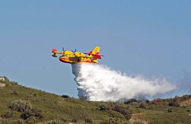 Incendio a Cefalù nelle contrade Granato e Fiumecarbone