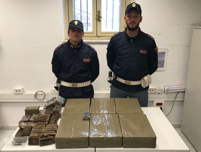 La Polizia sequestrata 60 kg. di hashish: valore 200.000 euro. Arrestati quattro corrieri della droga