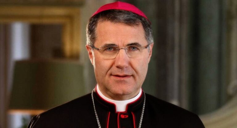 Mons. Corrado Lorefice positivo al COVID-19, sta bene e le sue condizioni di salute non destano alcuna preoccupazione