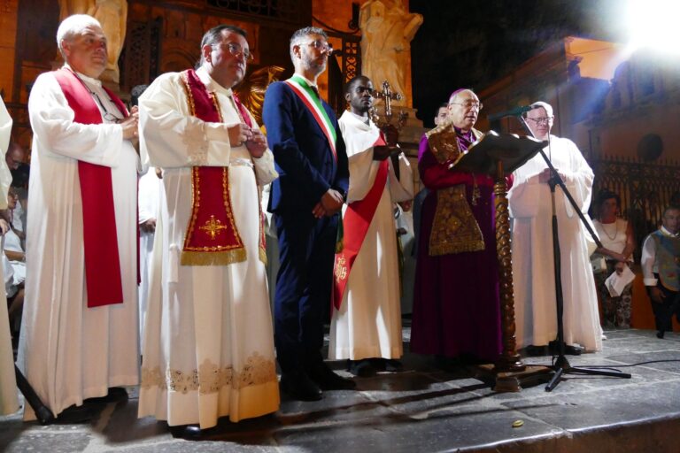 Siccità, sovraffollamento turistico, giovani che vanno via, Monsignor Marciante: “ogni cittadino cefaludese, si adoperi per essere sorelle e fratelli tutti”