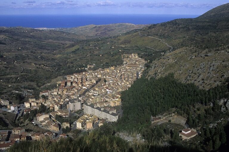 “Notti di BCsicilia”: Viaggio nei Quartieri Storici di Collesano