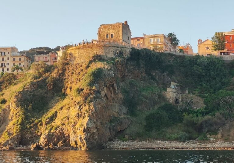 Frane, in gara i lavori sulla collina della Torre del Marchese a Finale di Pollina