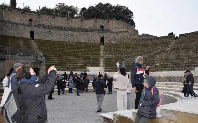 Termini Imerese, visita a Pompei e Ercolano a conclusione del corso di archeologia promosso da BCsicilia